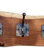 Закачалка от възстановен бряст с естествени ръбове и метални кукички - Image 3