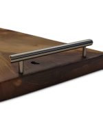 Модерна табла за сервиране от орех със сребърни дръжки