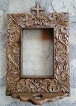 Small Hand Carved Photo Frame (13x18cm) with Shelf - Image 2